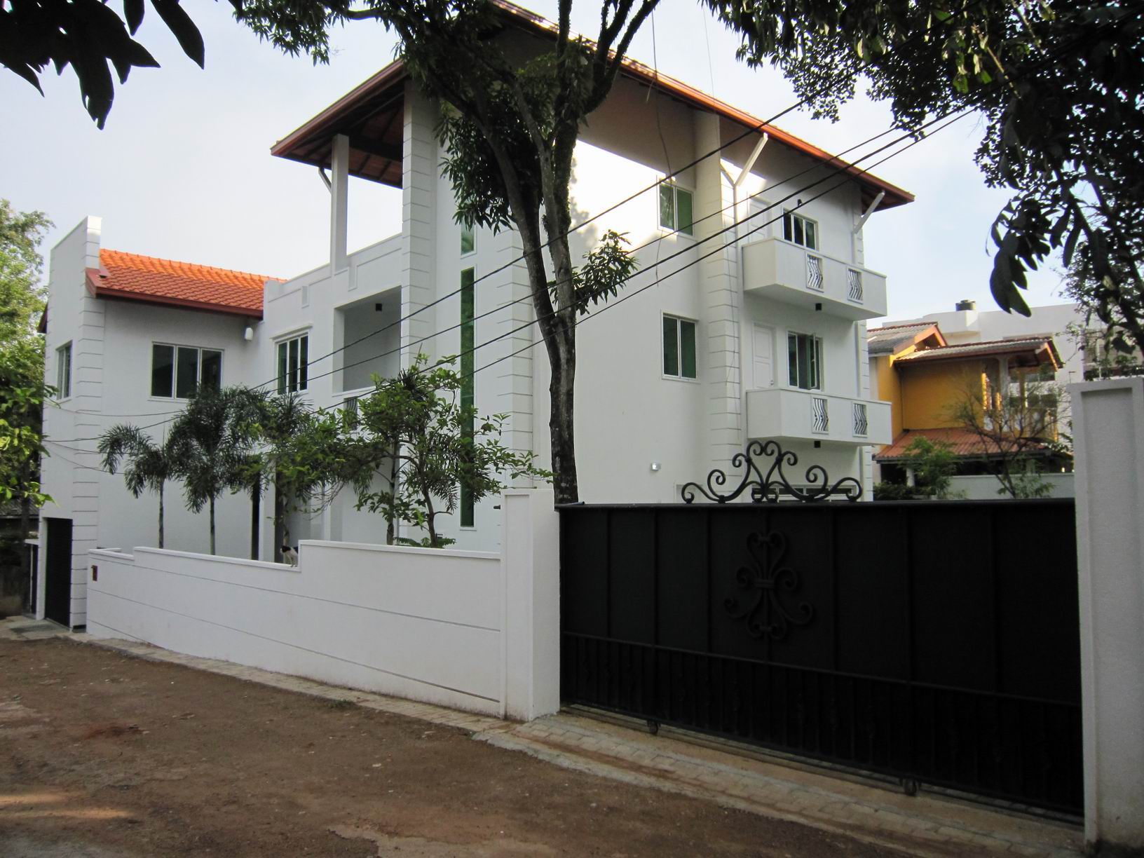 Nawala House for sale/rent